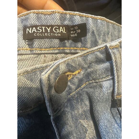 Nasty Gal Womens High Waisted Mom Jeans Size 6 light Wash Blue Denim Star Print - Picture 6 of 7